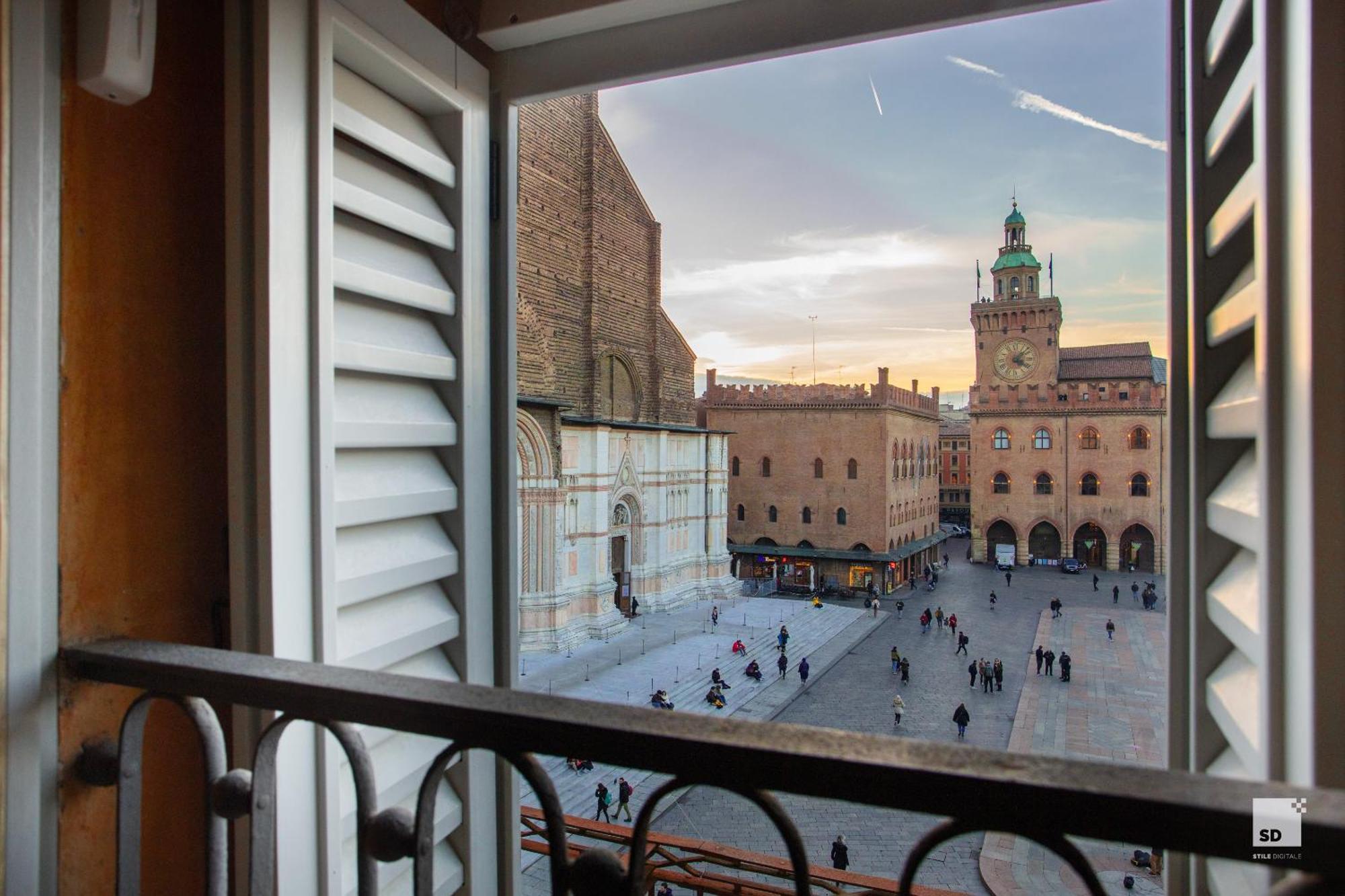 Urbanicooh Asinelli - Balcony On Piazza Maggiore Bolonia Exterior foto